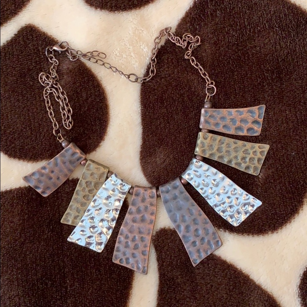 Metal necklace